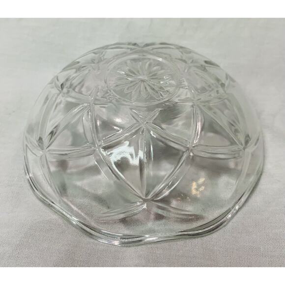 Vintage Small Bowl KIG Malaysia Clear round 4" Scalloped Mini Cut Glass Burst - Picture 2 of 6